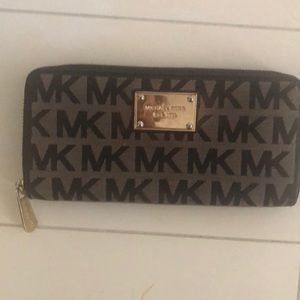 MK wallet